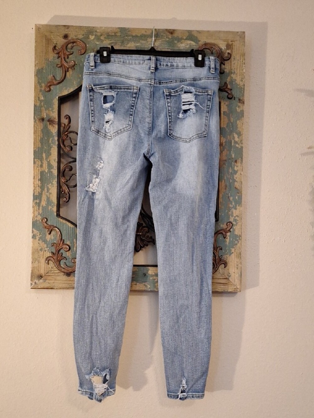 🔥🔥CLEARANCE🔥🔥 Not  Rue21 Light Blue Distressed Skinny Jeans. Size 10 - Picture 5 of 7